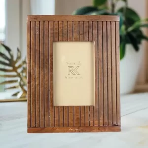 Wooden Photo Frame 20 x 25 cm with vertical lines design